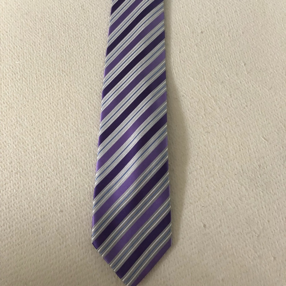 Geoffrey Beene 100% Silk Tie